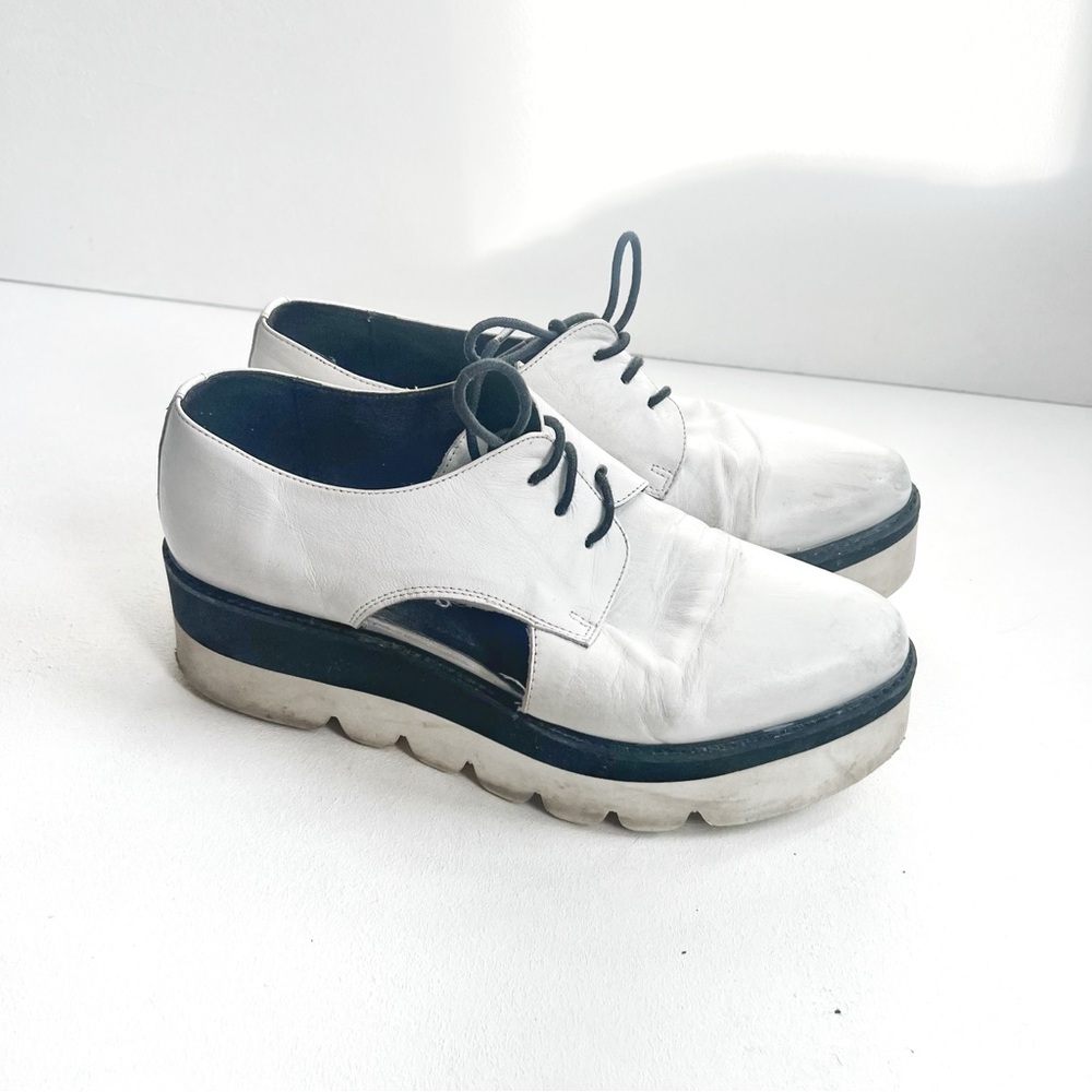L’Intervalle | Cut Out Platform Brogues